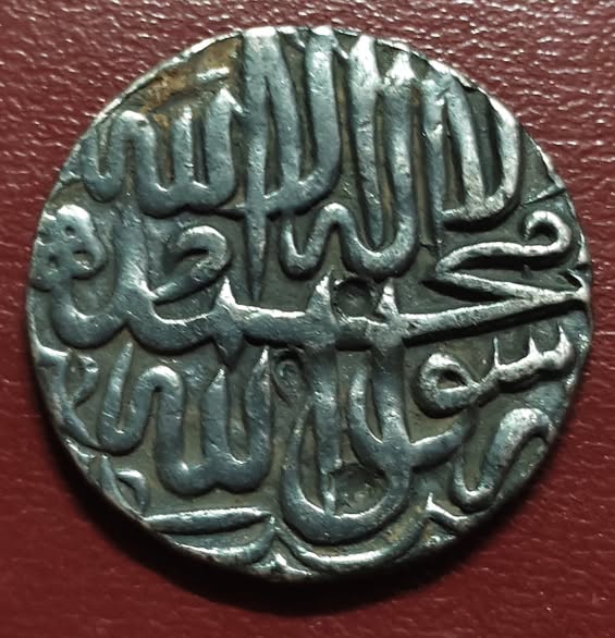 Mughals akbar one rupee AA1406
